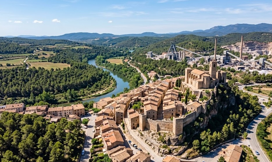 Paisaje de Súria, el Poble Vell y el río Cardener